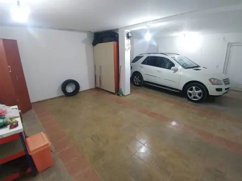 Sale, house, 200m², Bar, Crna Gora - image 15