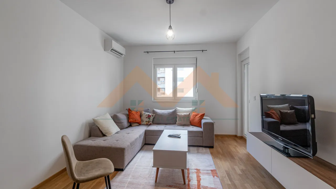 Izdavanje, stan, 45m², Stari Aerodrom, Podgorica