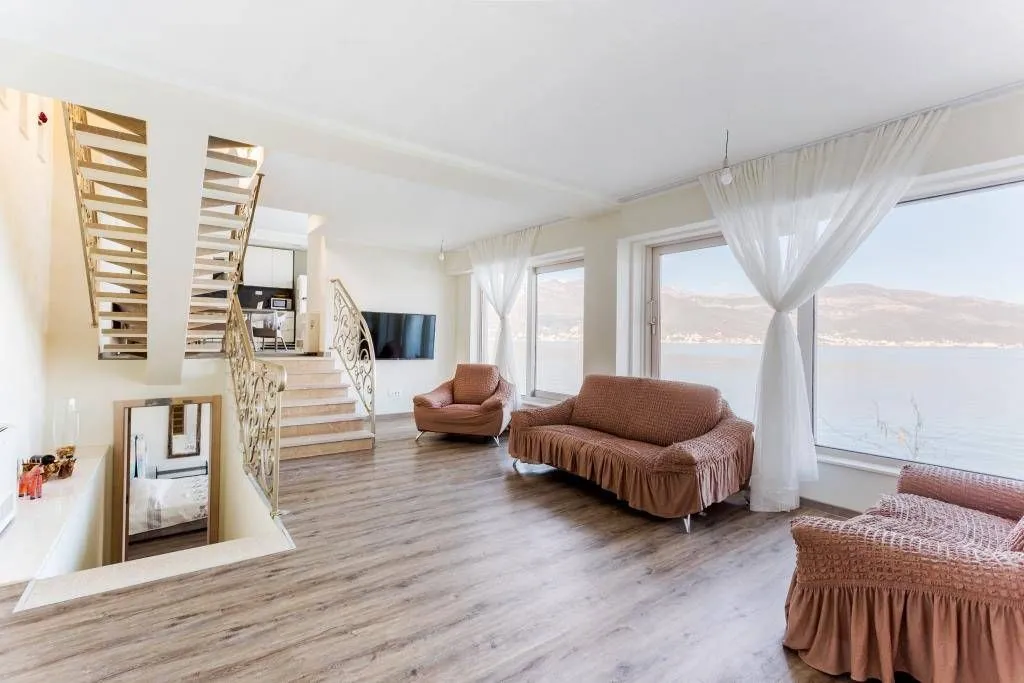 Prodaja, kuća, 240m², Krašići, Tivat