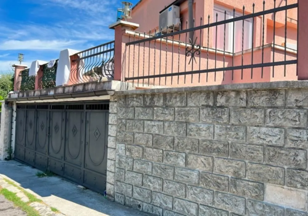 Sale, house, 200m², Kotor, Crna Gora