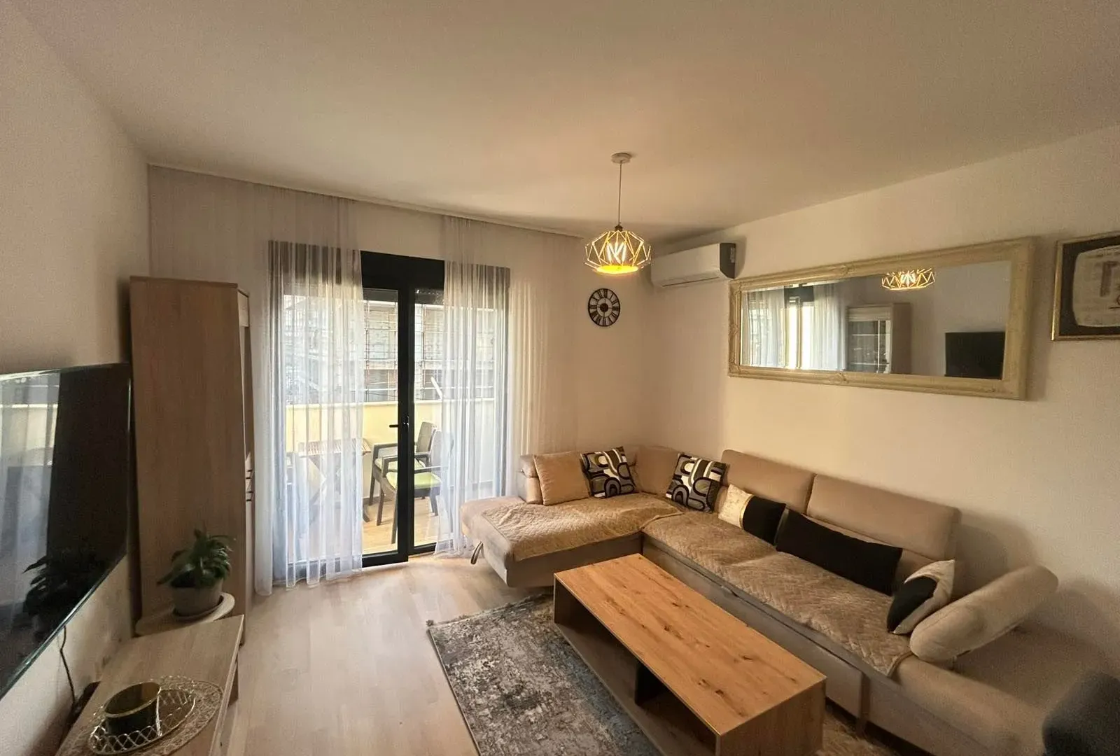 Izdavanje, jednosoban stan, 45m², Zabjelo, Podgorica