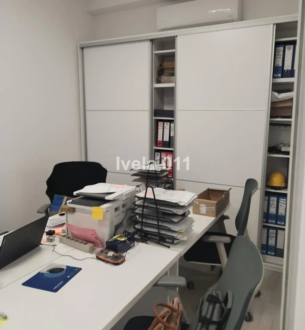 Izdavanje, poslovni prostor, 35m², Savski Venac, Beograd