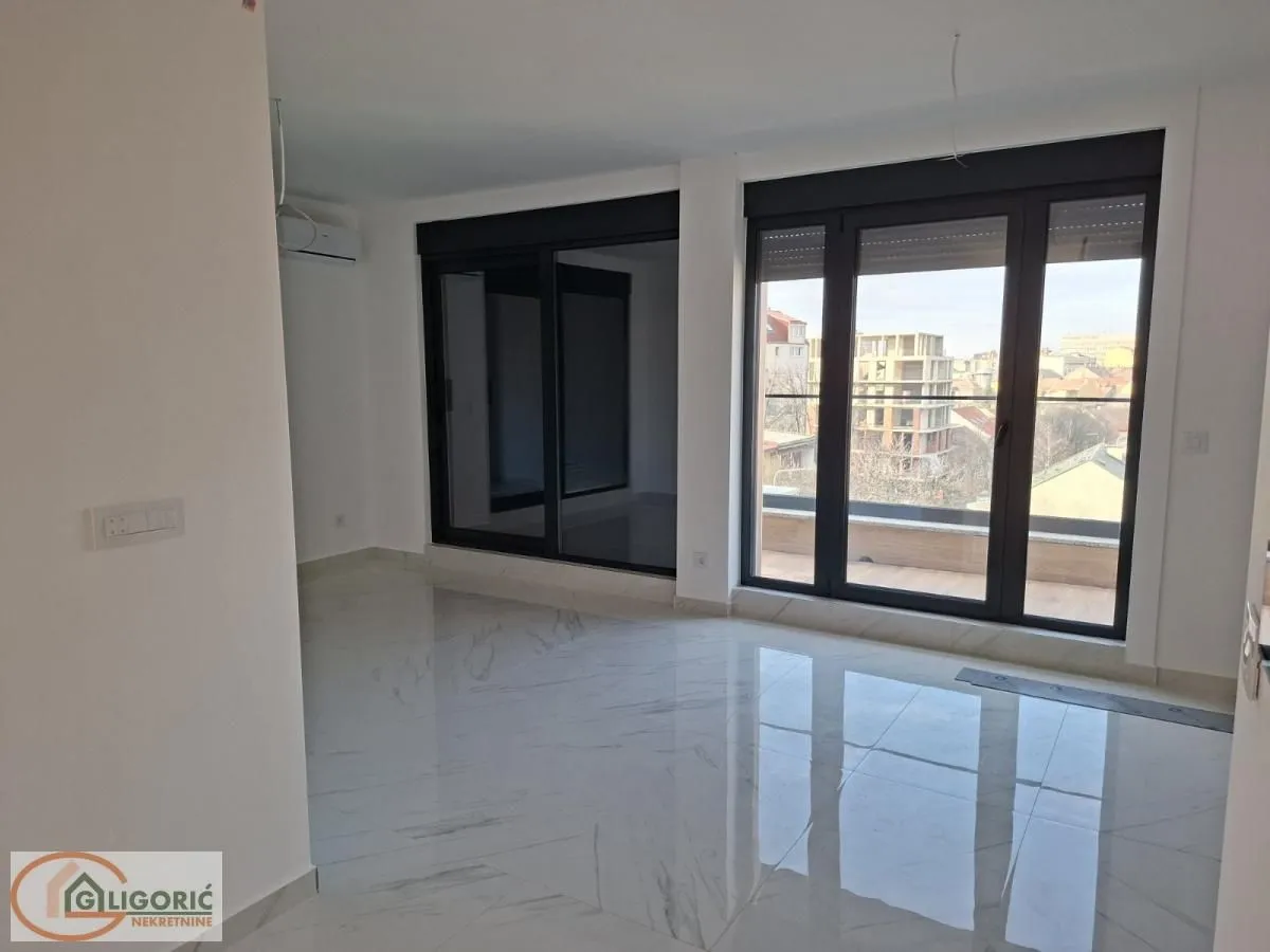 Prodaja, četvorosoban stan, 116m², Pančevo, Srbija