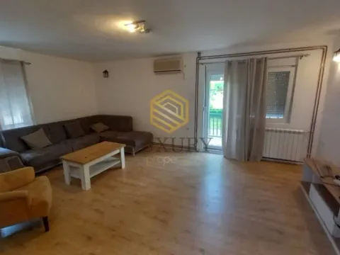 Izdavanje, kuća, 200m², Tološi, Podgorica - image 4