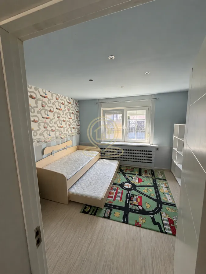 Rent, house, 130m², Centar, Novi Sad