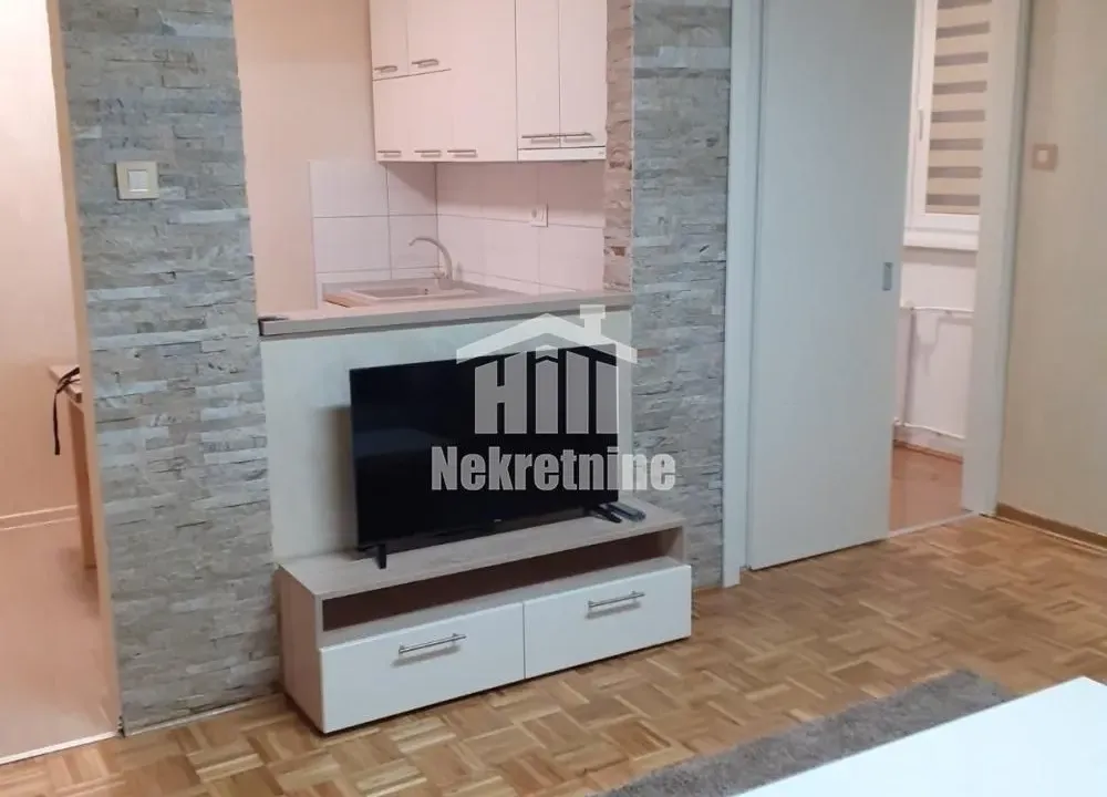 Izdavanje, jednosoban stan, 46m², Čukarička Padina, Beograd