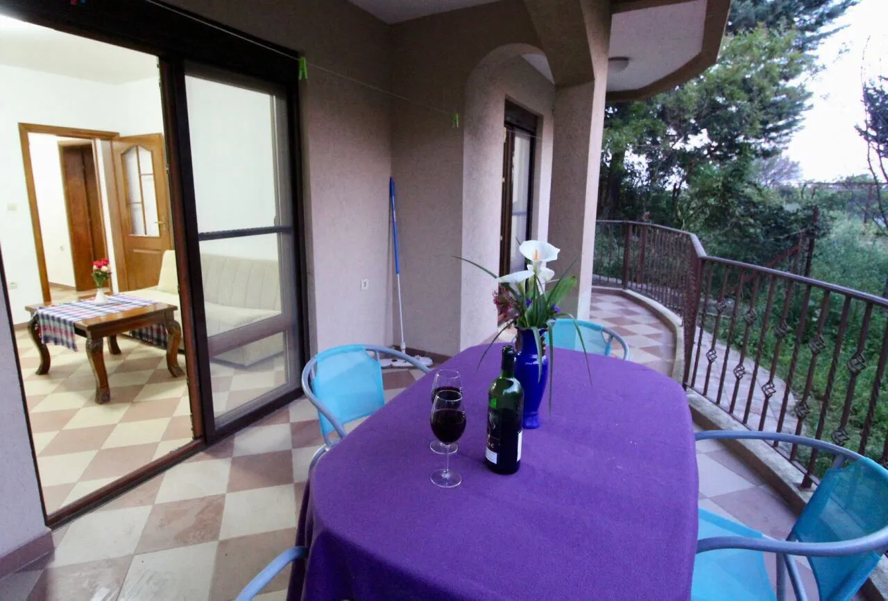 Sale, house, 220m², Bar, Crna Gora