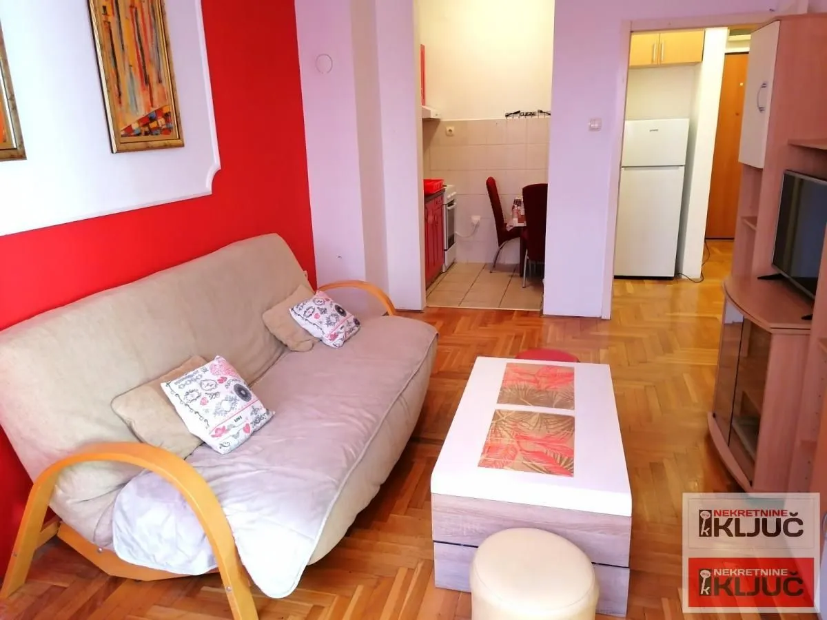Rent, one bedroom apartment, 40m², Bulevar Oslobodjenja, Novi Sad Sve Podlokacije