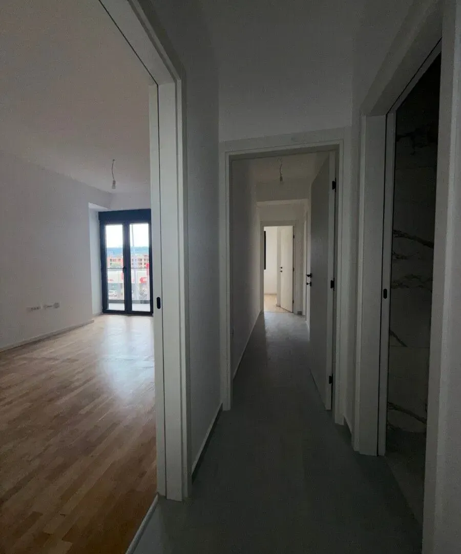 Prodaja, trosoban stan, 83m², Stari Aerodrom, Podgorica