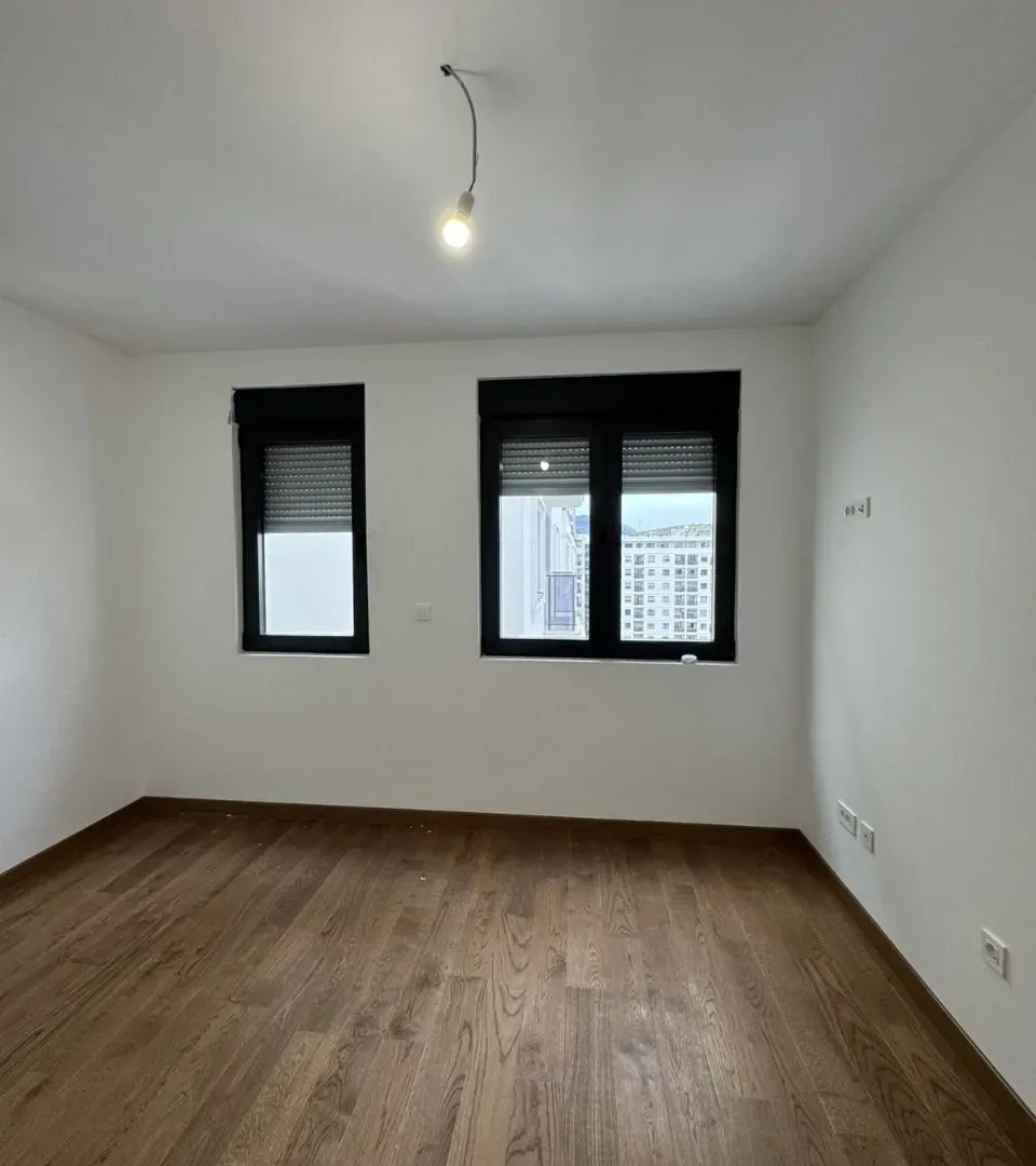 Izdavanje, dvosoban stan, 64m², Kruševac, Podgorica