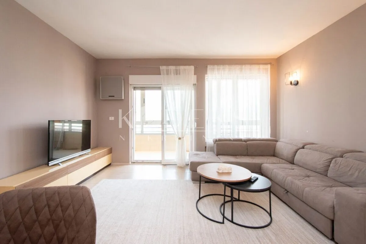 Rent, two bedroom apartment, 68m², City Kvart, Podgorica