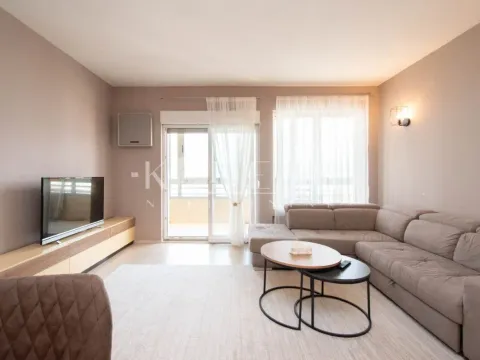Izdavanje, dvosoban stan, 68m², City Kvart, Podgorica - image 2