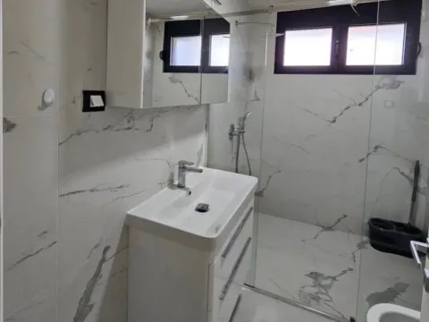 Izdavanje, dvosoban stan, 100m², Dalmatinska ulica, Podgorica - image 6