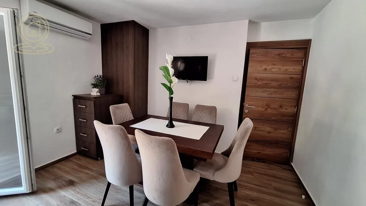 Rent, office space, 320m², Medijana, Niš