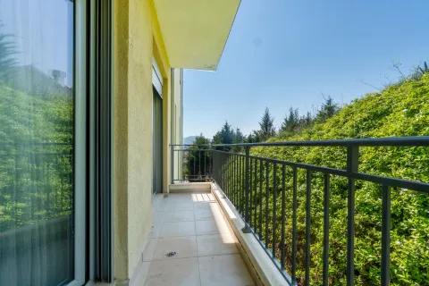 Rent, three bedroom apartment, 150m², Gorica C, Podgorica - image 6