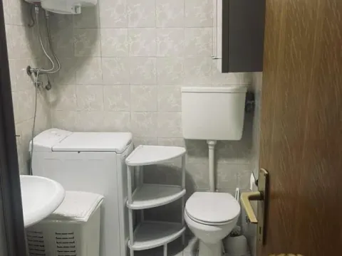 Izdavanje, kuća, 68m², Bulbulder, Zvezdara Sve Podlokacije - image 11