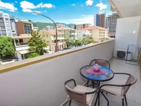 Izdavanje, jednosoban stan, 45m², Centar, Budva - image 6