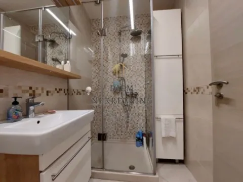 Rent, one bedroom apartment, 57m², Dobrota, Kotor - image 8