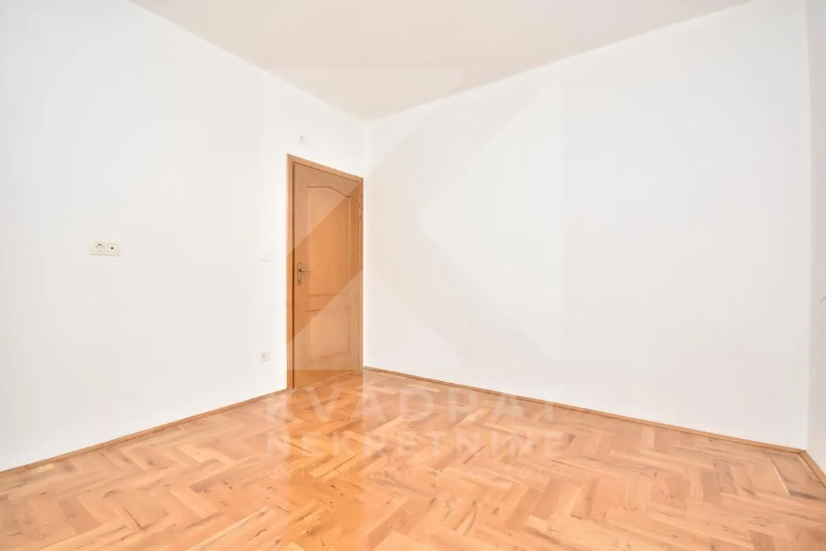 Rent, house, 200m², Botun, Podgorica