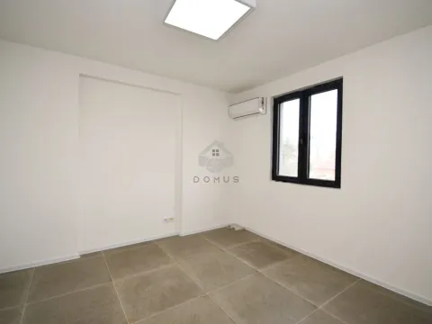 Izdavanje, poslovni prostor, 120m², Centar, Podgorica - image 4