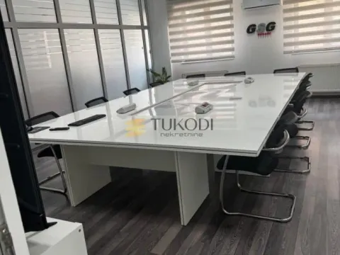 Izdavanje, poslovni prostor, 780m², Novo naselje, Novi Sad - image 8