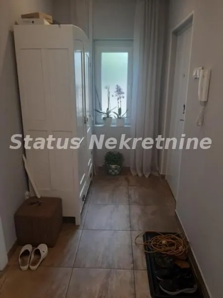 Prodaja, kuća, 157m², Salajka, Novi Sad Sve Podlokacije