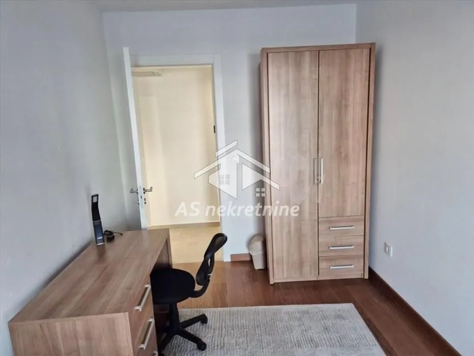 Rent, four bedroom apartment, 100m², Novi Beograd Blok 65, Novi Beograd Sve Podlokacije