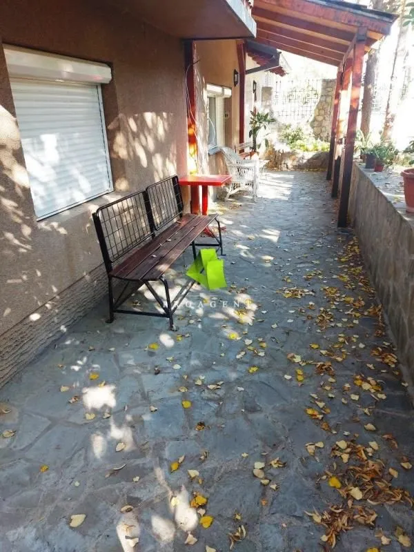 Izdavanje, dvosoban stan, 85m², Palilula, Niš
