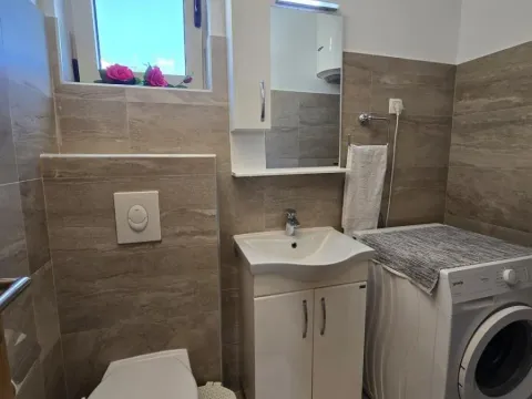 Prodaja, stan, 81m², Kalimanj, Tivat - image 8