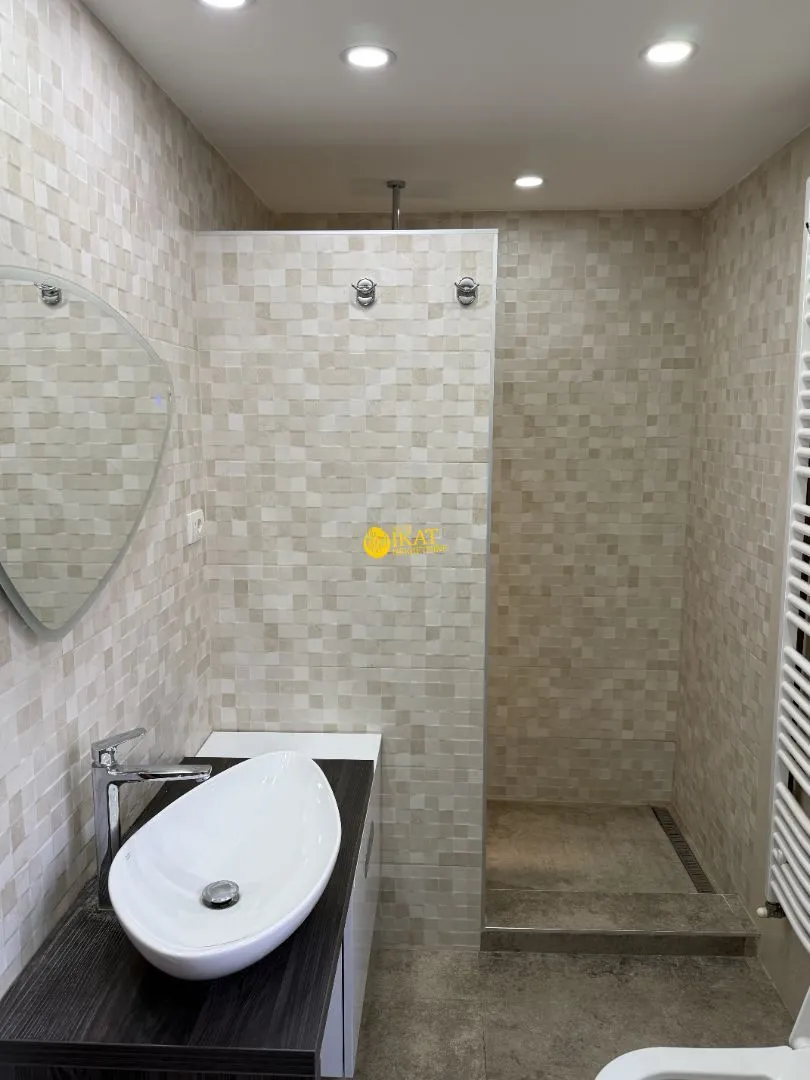 Prodaja, trosoban stan, 111m², Palilula Sve Podlokacije, Beograd