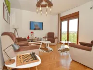 Izdavanje, dvosoban stan, 83m², Centar, Tivat - image 3