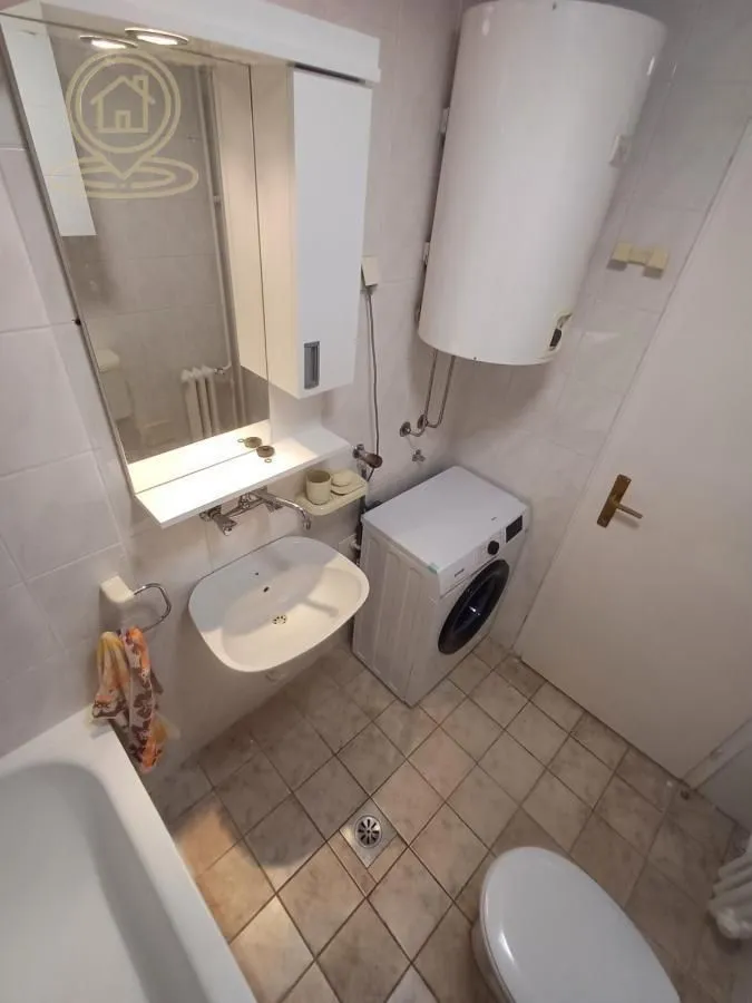 Izdavanje, jednosoban stan, 42m², Grbavica, Novi Sad Sve Podlokacije
