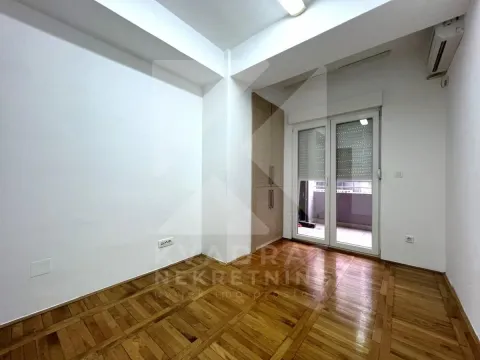 Rent, office space, 82m², City Kvart, Podgorica - image 6