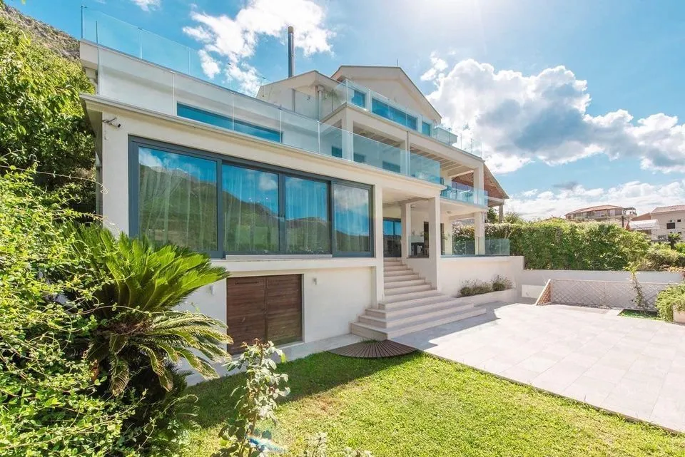 Prodaja, kuća, 600m², Lepetani, Tivat
