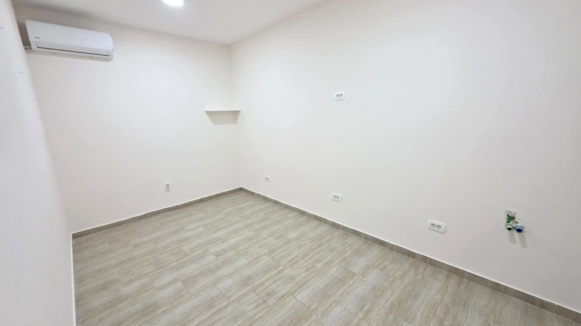 Rent, office space, 55m², Tološka šuma, Podgorica