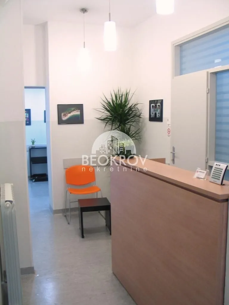 Rent, office space, 60m², Kalenić Pijaca, Vračar Sve Podlokacije