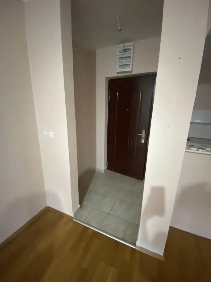 Izdavanje, trosoban stan, 69m², Ljubović, Podgorica