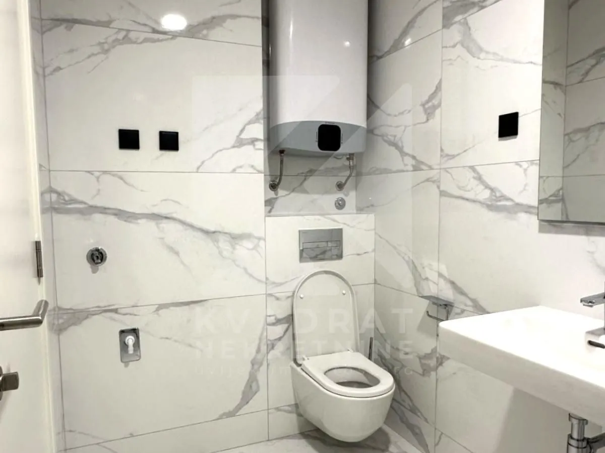 Izdavanje, jednosoban stan, 53m², Krivi Most, Podgorica