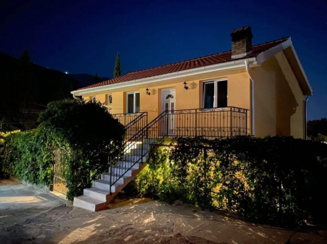 Rent, three bedroom apartment, 110m², Gradiošnica, Tivat