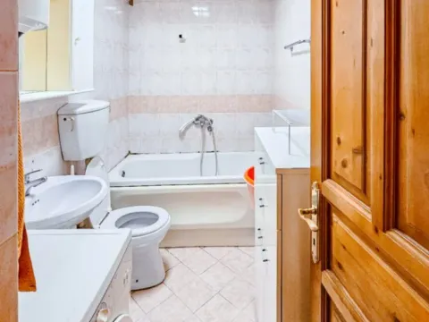 Izdavanje, jednosoban stan, 47m², Pobrežje, Podgorica - image 11