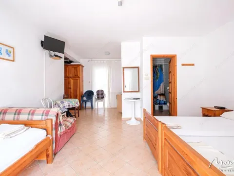 Sale, house, 195m², Bečići, Budva - image 11