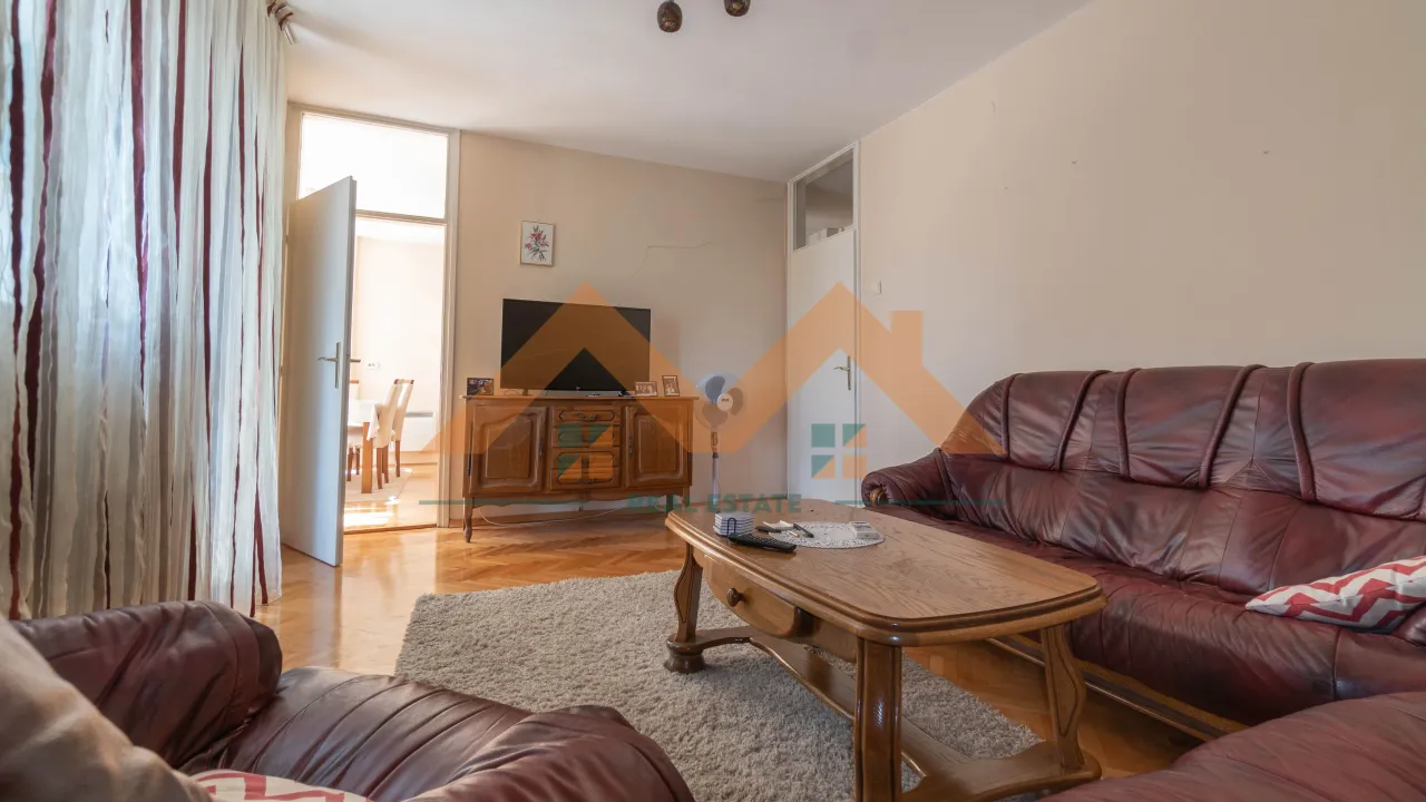 Prodaja, trosoban stan, 104m², Stara Varoš, Podgorica