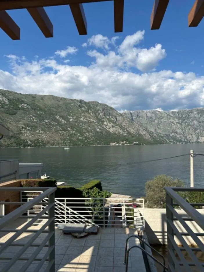 Sale, house, 350m², Stoliv, Kotor