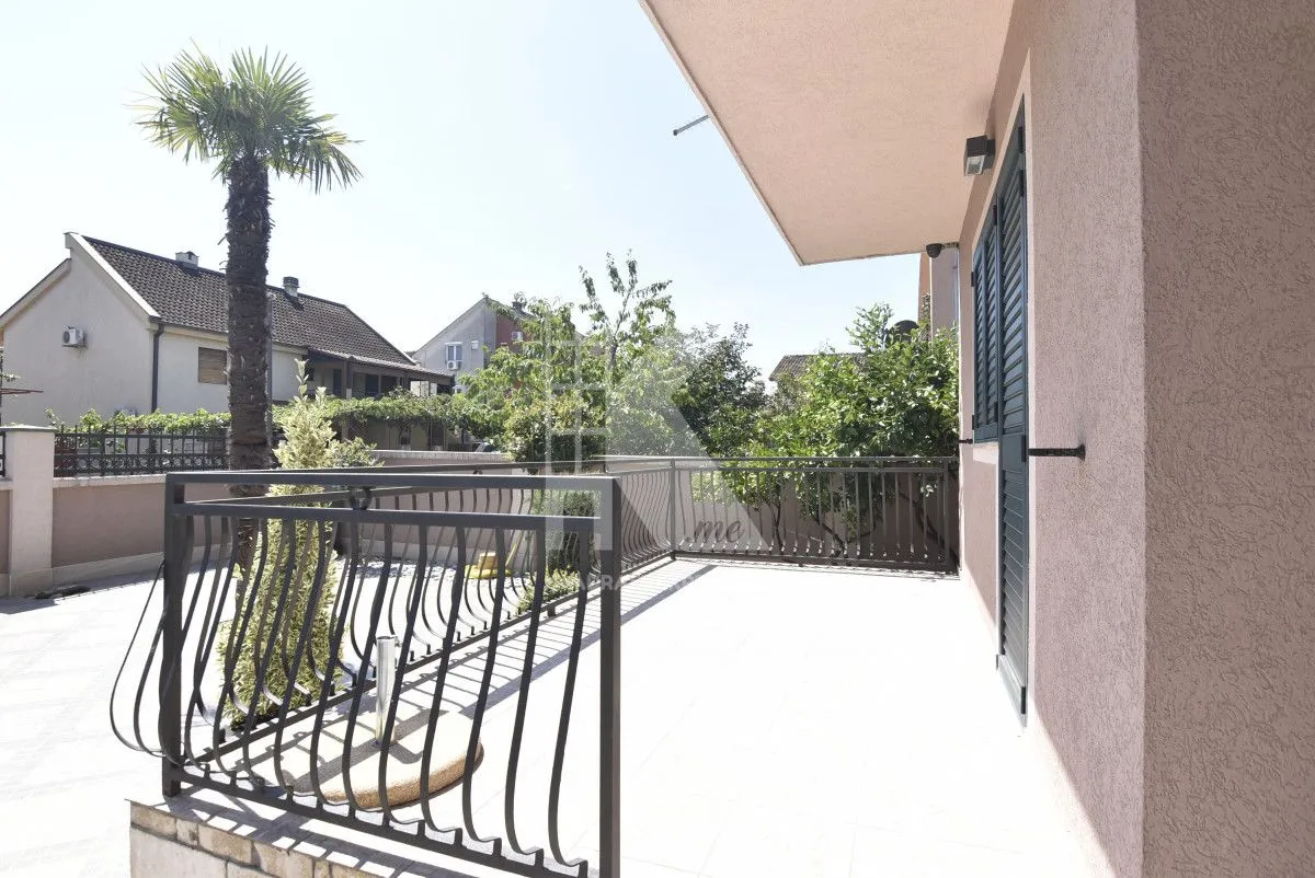 Rent, house, 200m², Stari Aerodrom, Podgorica