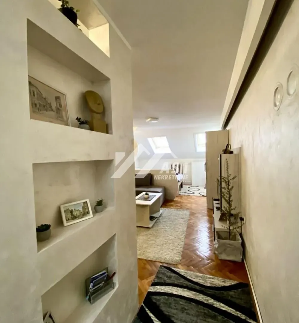 Izdavanje, jednosoban stan, 31m², Centar, Novi Sad