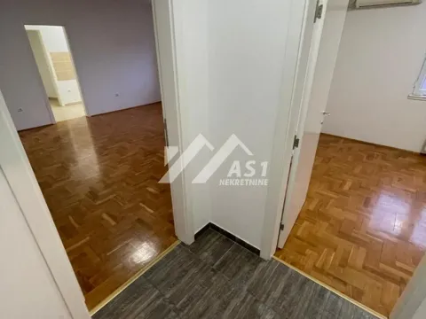 Izdavanje, dvosoban stan, 50m², Centar, Novi Sad - image 6