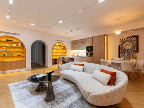 Sale, three bedroom apartment, 201m², Porto Montenegro, Tivat - image 15