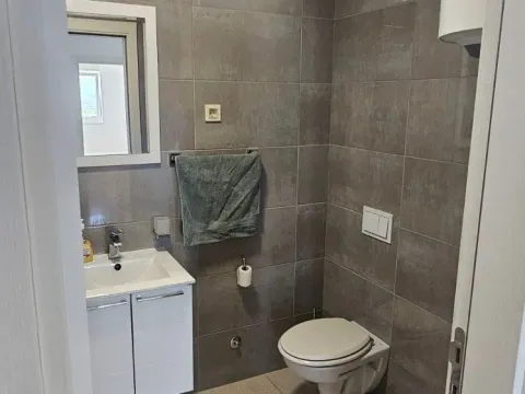 Izdavanje, dvosoban stan, 70m², Zabjelo, Podgorica - image 4