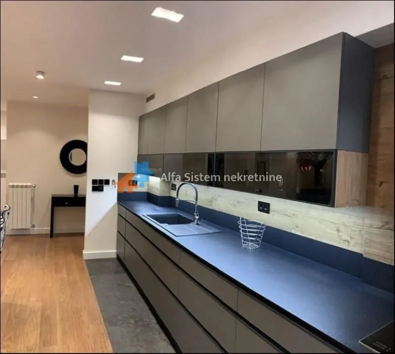 Rent, three bedroom apartment, 91m², Skadarlija, Beograd
