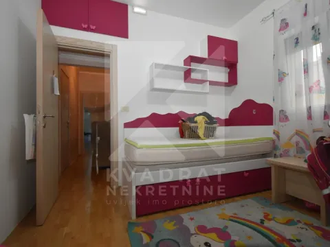 Rent, three bedroom apartment, 95m², Blok 9, Podgorica - image 11